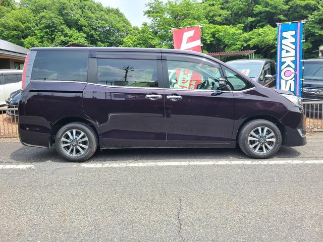 エスクァイア Ｇｉ　ナビ、フリップダウンモニター、エンジンスターター、両側パワードア、シートヒーター、Ｂカメラスマートキー２（4枚目）