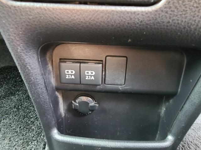 エスクァイア Ｇｉ　ナビ、フリップダウンモニター、エンジンスターター、両側パワードア、シートヒーター、Ｂカメラスマートキー２（14枚目）