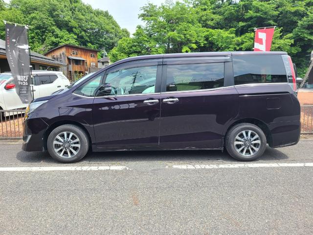 エスクァイア Ｇｉ　ナビ、フリップダウンモニター、エンジンスターター、両側パワードア、シートヒーター、Ｂカメラスマートキー２（16枚目）