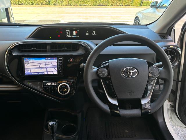 アクア Ｓスタイルブラック　純正ナビ／ドラレコ／バックカメラ／衝突被害軽減システム／ＥＴＣ／オートエアコン／スマートキー／（7枚目）