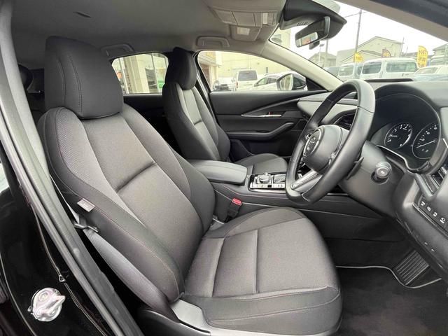 ＣＸ－３０ ２０Ｓ　ブラックトーンエディション　ワンオーナー　４ＷＤ　アップルカープレイ　全方位カメラ　ＣＤ／ＤＶＤプレーヤー　レーダークルーズコントロール　ＨＵＤ　前後ドラレコ　純正１８インチＡＷ　ＬＥＤヘッドライト　パワーバックドア　ナビＴＶ（5枚目）