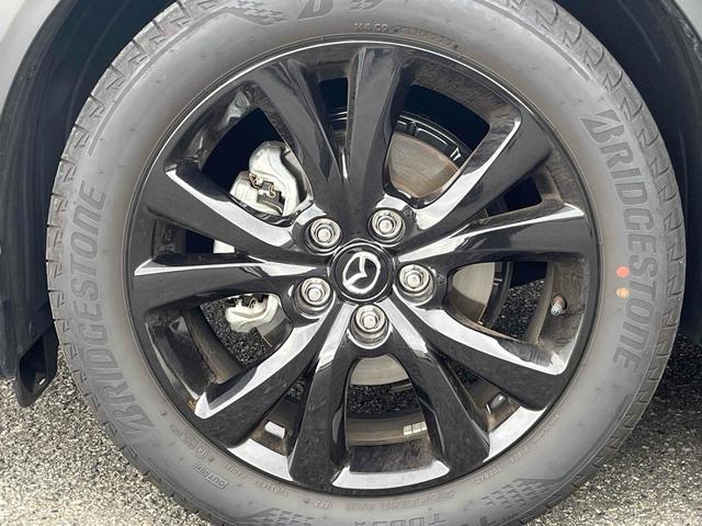 ＣＸ－３０ ２０Ｓ　ブラックトーンエディション　ワンオーナー　４ＷＤ　アップルカープレイ　全方位カメラ　ＣＤ／ＤＶＤプレーヤー　レーダークルーズコントロール　ＨＵＤ　前後ドラレコ　純正１８インチＡＷ　ＬＥＤヘッドライト　パワーバックドア　ナビＴＶ（18枚目）