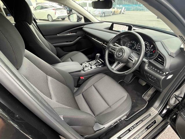 ＣＸ－３０ ２０Ｓ　ブラックトーンエディション　ワンオーナー　４ＷＤ　アップルカープレイ　全方位カメラ　ＣＤ／ＤＶＤプレーヤー　レーダークルーズコントロール　ＨＵＤ　前後ドラレコ　純正１８インチＡＷ　ＬＥＤヘッドライト　パワーバックドア　ナビＴＶ（27枚目）