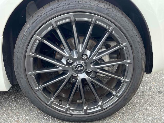 アバルト595 ワンオーナー 5MT 左ハンドル 電動オープン 前後ドラレコ アップルカープレイ Bluetooth ETC 17インチAW オートライト beatsサウンドシステム USBポート(12枚目)