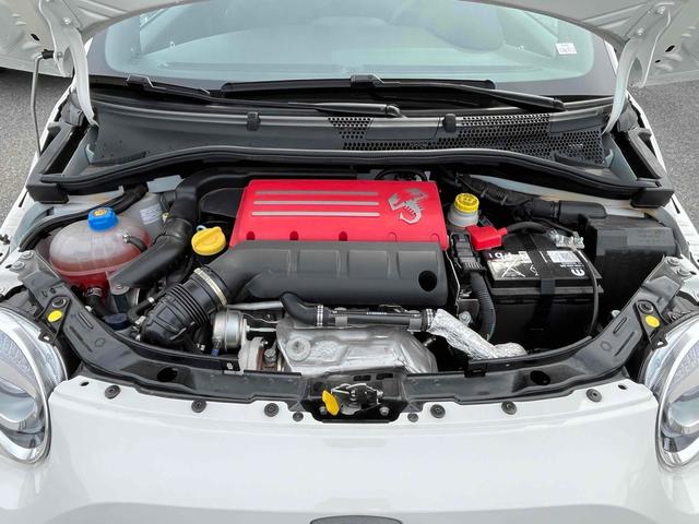 アバルト595 ワンオーナー 5MT 左ハンドル 電動オープン 前後ドラレコ アップルカープレイ Bluetooth ETC 17インチAW オートライト beatsサウンドシステム USBポート(15枚目)