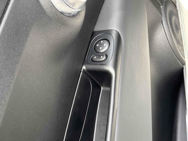 アバルト595 ワンオーナー 5MT 左ハンドル 電動オープン 前後ドラレコ アップルカープレイ Bluetooth ETC 17インチAW オートライト beatsサウンドシステム USBポート(19枚目)