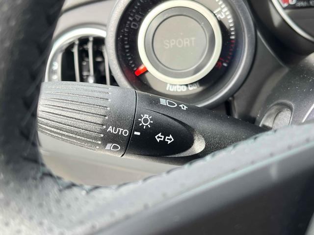 アバルト595 ワンオーナー 5MT 左ハンドル 電動オープン 前後ドラレコ アップルカープレイ Bluetooth ETC 17インチAW オートライト beatsサウンドシステム USBポート(24枚目)