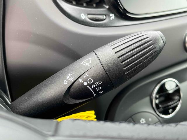 アバルト595 ワンオーナー 5MT 左ハンドル 電動オープン 前後ドラレコ アップルカープレイ Bluetooth ETC 17インチAW オートライト beatsサウンドシステム USBポート(25枚目)