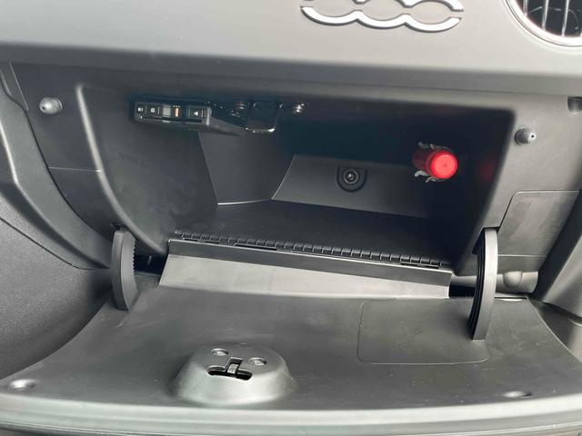 アバルト595 ワンオーナー 5MT 左ハンドル 電動オープン 前後ドラレコ アップルカープレイ Bluetooth ETC 17インチAW オートライト beatsサウンドシステム USBポート(37枚目)