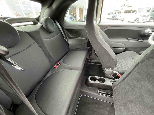 アバルト595 ワンオーナー 5MT 左ハンドル 電動オープン 前後ドラレコ アップルカープレイ Bluetooth ETC 17インチAW オートライト beatsサウンドシステム USBポート(41枚目)