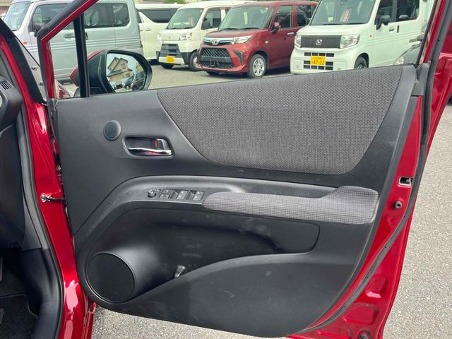 シエンタ Ｇ　セーフティーエディション　パノラミックビューカメラ　ＥＴＣ　前後ドラレコ　ＬＥＤヘッドライト　両側電動スライドドア　ナビ　フルセグＴＶ　ＣＤ／ＤＶＤ再生　シートヒーター　ＵＳＢポート　ステアリングヒーター　スマートキー（14枚目）