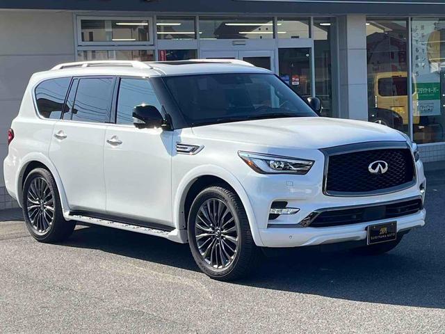 QX80 プロアクティブ 4WD 左ハンドル 純正22インチAW サンルーフ LEDヘッドライト ディスプレイオーディオ カープレイ パワーシート 全方位カメラ ステアリングヒーター パワーバックドア BOSEサウンド ETC(2枚目)