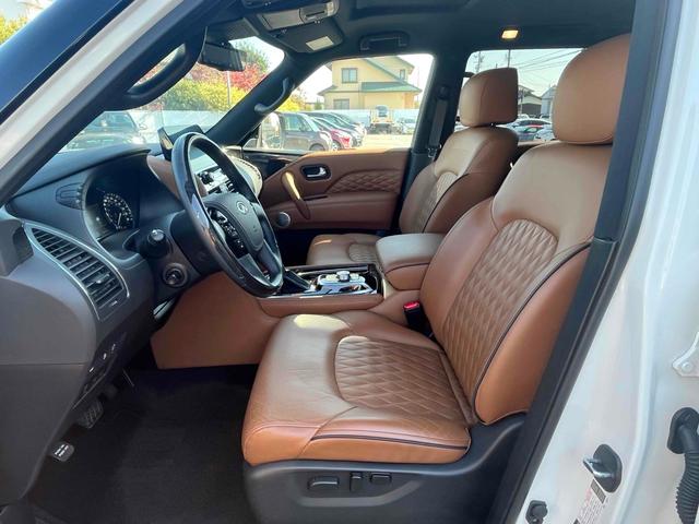 QX80 プロアクティブ 4WD 左ハンドル 純正22インチAW サンルーフ LEDヘッドライト ディスプレイオーディオ カープレイ パワーシート 全方位カメラ ステアリングヒーター パワーバックドア BOSEサウンド ETC(5枚目)