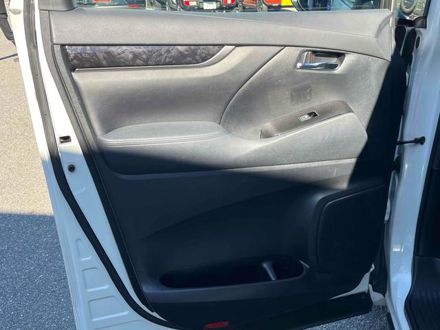 ヴェルファイア ２．５Ｚ　二眼ＬＥＤヘッドライト　ＡＬＰＩＮＥナビ　ＡＬＰＩＮＥ後席モニター　Ｂカメラ　フルセグＴＶ　クルーズコントロール　ＥＴＣ　純正１８インチＡＷ　ドライブレコーダー　ＣＤ／ＤＶＤ再生　両側電動スライドドア（41枚目）