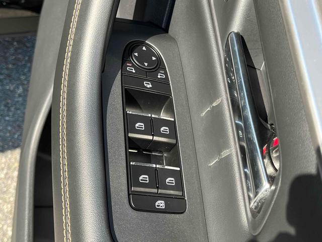 ＣＸ－６０ ＸＤ－ハイブリッド　エクスクルーシブスポーツ　４ＷＤ　パノラマサンルーフ　純正２０インチＡＷ　レーダークルーズコントロール　全方位カメラ　ＥＴＣ　ナビ　ＴＶ　Ｂｌｕｅｔｏｏｔｈ　アップルカープレイ　ワイヤレス充電　シートヒーター　１００Ｖ電源（19枚目）