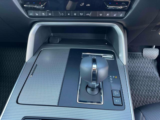 ＣＸ－６０ ＸＤ－ハイブリッド　エクスクルーシブスポーツ　４ＷＤ　パノラマサンルーフ　純正２０インチＡＷ　レーダークルーズコントロール　全方位カメラ　ＥＴＣ　ナビ　ＴＶ　Ｂｌｕｅｔｏｏｔｈ　アップルカープレイ　ワイヤレス充電　シートヒーター　１００Ｖ電源（34枚目）