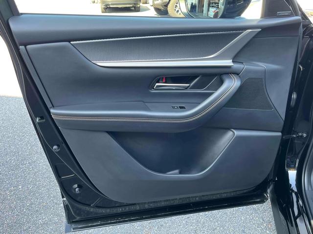 ＣＸ－６０ ＸＤ－ハイブリッド　エクスクルーシブスポーツ　４ＷＤ　パノラマサンルーフ　純正２０インチＡＷ　レーダークルーズコントロール　全方位カメラ　ＥＴＣ　ナビ　ＴＶ　Ｂｌｕｅｔｏｏｔｈ　アップルカープレイ　ワイヤレス充電　シートヒーター　１００Ｖ電源（45枚目）