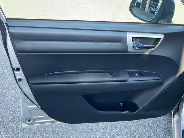 リューギ ハイブリッド ストラーダナビ フルセグTV Bluetooth デジタルインナーミラー型ドライブレコーダー DVD/CD再生 ETC レーンアシスト 衝突被害軽減システム スマートキー 電動格納ミラー USB(35枚目)