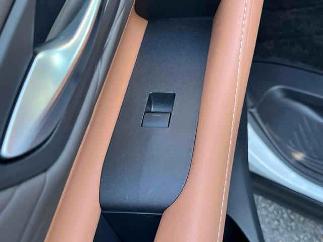 ヴェルファイア Ｚ　プレミア　ワンオーナー　４ＷＤ　パノラミックビューカメラ　左右独立ムーンルーフ　デジタルインナーミラー　ＥＴＣ２．０　純正１９インチＡＷ　ＴＶ　ナビ　Ｂｌｕｅｔｏｏｔｈ　パワーバックドア　レーダークルーズ（42枚目）