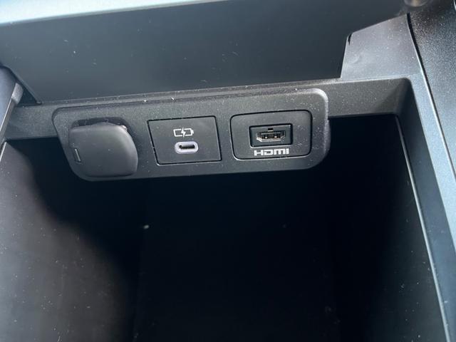 アルファードハイブリッド Ｚ　ワンオーナー　純正後席モニター　パノラミックビューカメラ　左右独立ムーンルーフ　アップルカープレイ　純正１８インチＡＷ　ＥＴＣ２．０　ワイヤレス充電　ＡＣＣ　ＢＳＭ　ナビ　ＴＶ　前後ドラレコ　ＨＵＤ（29枚目）