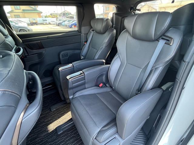 アルファードハイブリッド Ｚ　ワンオーナー　純正後席モニター　パノラミックビューカメラ　左右独立ムーンルーフ　アップルカープレイ　純正１８インチＡＷ　ＥＴＣ２．０　ワイヤレス充電　ＡＣＣ　ＢＳＭ　ナビ　ＴＶ　前後ドラレコ　ＨＵＤ（56枚目）