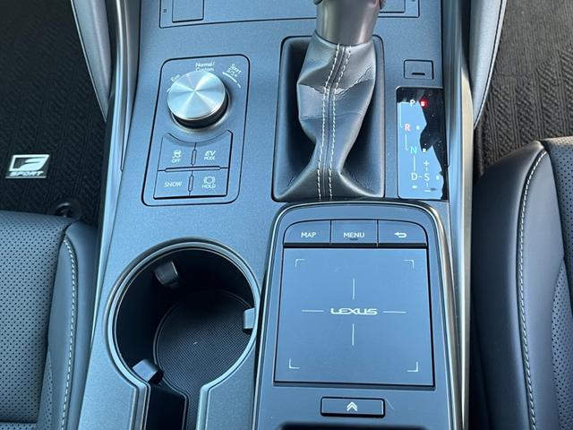 ＩＳ 　ワンオーナー　パノラミックビューカメラ　純正１９インチＡＷ　サンルーフ　レーダークルーズ　三眼ＬＥＤヘッド　ＢＳＭ　ナビ　ＴＶ　シートヒーター　前後ドラレコ　ＥＴＣ２．０　ステアリングヒーター（3枚目）