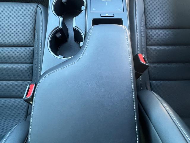 ＩＳ 　ワンオーナー　パノラミックビューカメラ　純正１９インチＡＷ　サンルーフ　レーダークルーズ　三眼ＬＥＤヘッド　ＢＳＭ　ナビ　ＴＶ　シートヒーター　前後ドラレコ　ＥＴＣ２．０　ステアリングヒーター（42枚目）