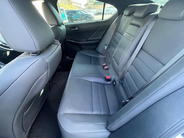 ＩＳ 　ワンオーナー　パノラミックビューカメラ　純正１９インチＡＷ　サンルーフ　レーダークルーズ　三眼ＬＥＤヘッド　ＢＳＭ　ナビ　ＴＶ　シートヒーター　前後ドラレコ　ＥＴＣ２．０　ステアリングヒーター（45枚目）