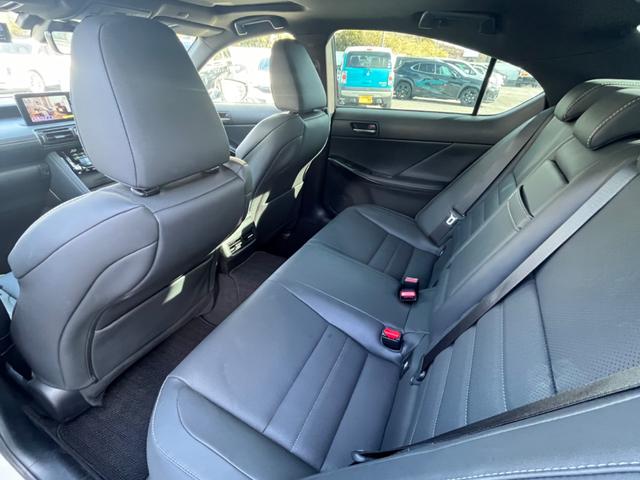 ＩＳ 　ワンオーナー　パノラミックビューカメラ　純正１９インチＡＷ　サンルーフ　レーダークルーズ　三眼ＬＥＤヘッド　ＢＳＭ　ナビ　ＴＶ　シートヒーター　前後ドラレコ　ＥＴＣ２．０　ステアリングヒーター（46枚目）