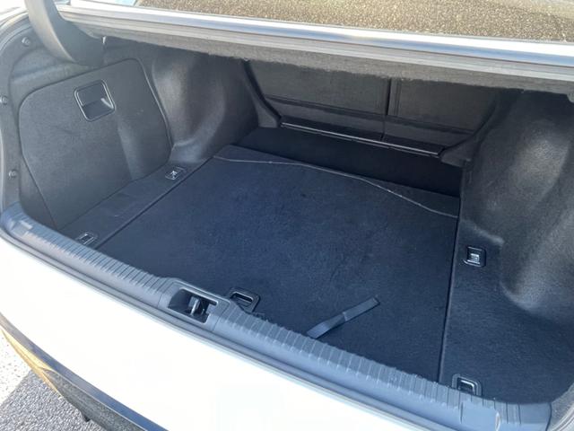 ＩＳ 　ワンオーナー　パノラミックビューカメラ　純正１９インチＡＷ　サンルーフ　レーダークルーズ　三眼ＬＥＤヘッド　ＢＳＭ　ナビ　ＴＶ　シートヒーター　前後ドラレコ　ＥＴＣ２．０　ステアリングヒーター（47枚目）