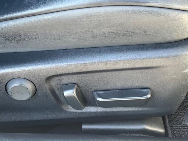 ＩＳ 　ワンオーナー　パノラミックビューカメラ　純正１９インチＡＷ　サンルーフ　レーダークルーズ　三眼ＬＥＤヘッド　ＢＳＭ　ナビ　ＴＶ　シートヒーター　前後ドラレコ　ＥＴＣ２．０　ステアリングヒーター（52枚目）