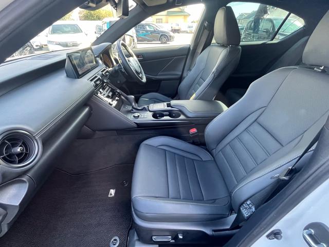 ＩＳ 　ワンオーナー　パノラミックビューカメラ　純正１９インチＡＷ　サンルーフ　レーダークルーズ　三眼ＬＥＤヘッド　ＢＳＭ　ナビ　ＴＶ　シートヒーター　前後ドラレコ　ＥＴＣ２．０　ステアリングヒーター（63枚目）