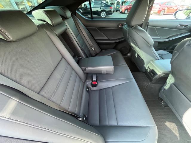 ＩＳ 　ワンオーナー　パノラミックビューカメラ　純正１９インチＡＷ　サンルーフ　レーダークルーズ　三眼ＬＥＤヘッド　ＢＳＭ　ナビ　ＴＶ　シートヒーター　前後ドラレコ　ＥＴＣ２．０　ステアリングヒーター（69枚目）