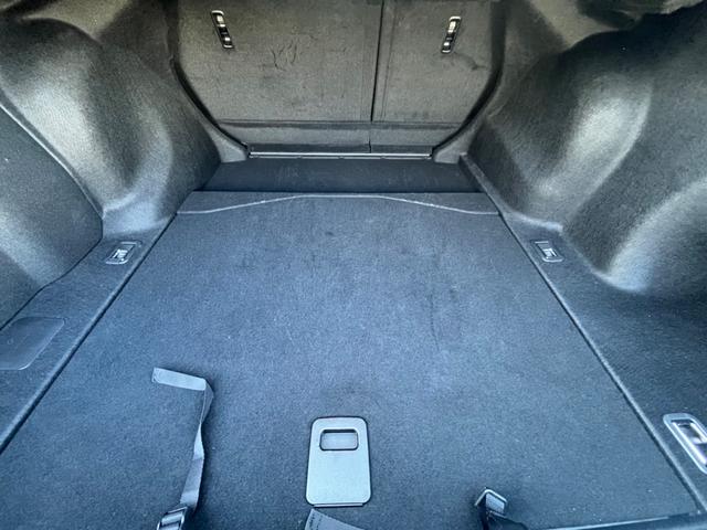 ＩＳ 　ワンオーナー　パノラミックビューカメラ　純正１９インチＡＷ　サンルーフ　レーダークルーズ　三眼ＬＥＤヘッド　ＢＳＭ　ナビ　ＴＶ　シートヒーター　前後ドラレコ　ＥＴＣ２．０　ステアリングヒーター（76枚目）