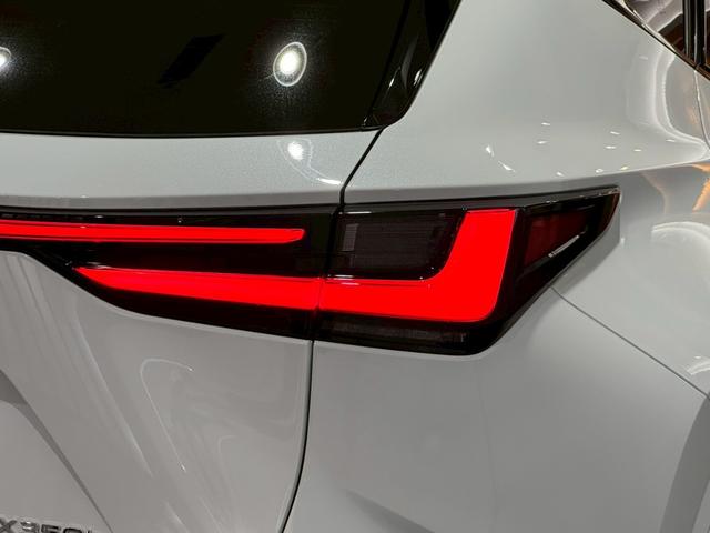 ＮＸ ＮＸ３５０ｈ　Ｆスポーツ　白革内装　オレンジキャリパー　パノラマルーフ　デジタルインナーミラー　３６０度ドライブレコーダ　パノラミックビュー　ブラインドスポット　ヘッドアップディスプレイ　ナビ　ＴＶ　ＥＴＣ２．０　純正２０ＡＷ（34枚目）