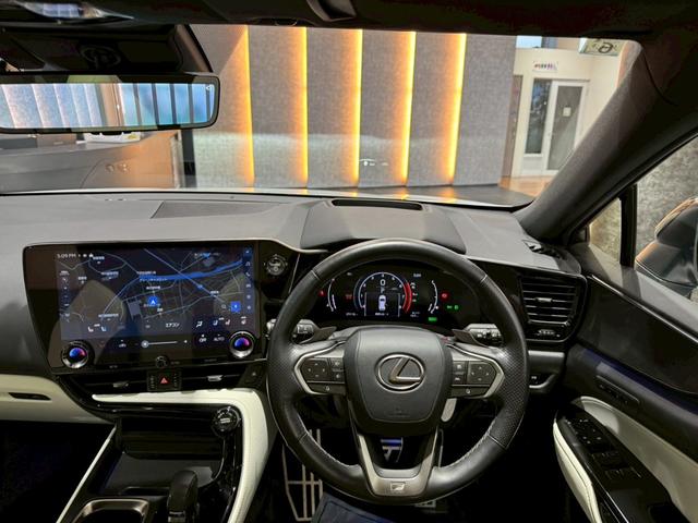 ＮＸ ＮＸ３５０ｈ　Ｆスポーツ　白革内装　オレンジキャリパー　パノラマルーフ　デジタルインナーミラー　３６０度ドライブレコーダ　パノラミックビュー　ブラインドスポット　ヘッドアップディスプレイ　ナビ　ＴＶ　ＥＴＣ２．０　純正２０ＡＷ（56枚目）