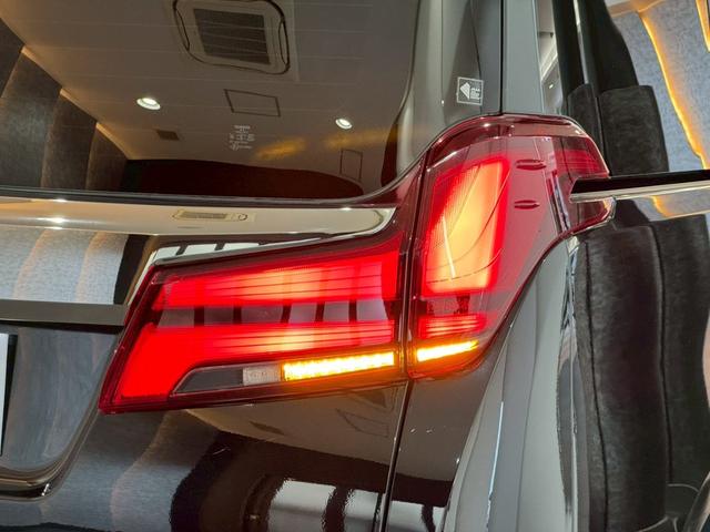 TOYOTA ALPHARD 2.5S TYPE GOLD III