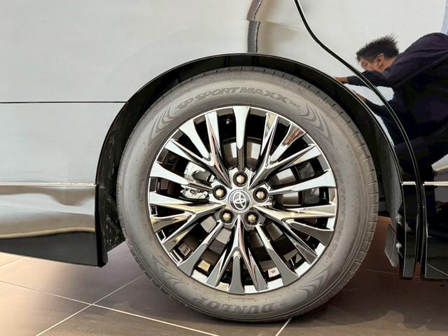 ヴェルファイアハイブリッド Z プレミア モデリスタエアロ デジタルミラー ユニバーサルステップ 13.2型後席モニタ サイドエンブレムイルミ 独立ムーンルーフ チームメイト ダウンサス ナビ TV BSM HUD ETC2.0 全方位カメラ(9枚目)