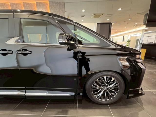 ヴェルファイアハイブリッド Z プレミア モデリスタエアロ デジタルミラー ユニバーサルステップ 13.2型後席モニタ サイドエンブレムイルミ 独立ムーンルーフ チームメイト ダウンサス ナビ TV BSM HUD ETC2.0 全方位カメラ(21枚目)