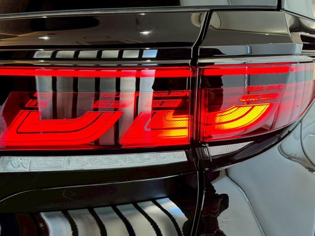 ヴェルファイアハイブリッド Z プレミア モデリスタエアロ デジタルミラー ユニバーサルステップ 13.2型後席モニタ サイドエンブレムイルミ 独立ムーンルーフ チームメイト ダウンサス ナビ TV BSM HUD ETC2.0 全方位カメラ(32枚目)