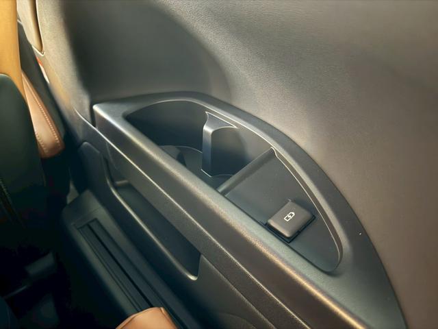 ヴェルファイアハイブリッド Z プレミア モデリスタエアロ デジタルミラー ユニバーサルステップ 13.2型後席モニタ サイドエンブレムイルミ 独立ムーンルーフ チームメイト ダウンサス ナビ TV BSM HUD ETC2.0 全方位カメラ(72枚目)