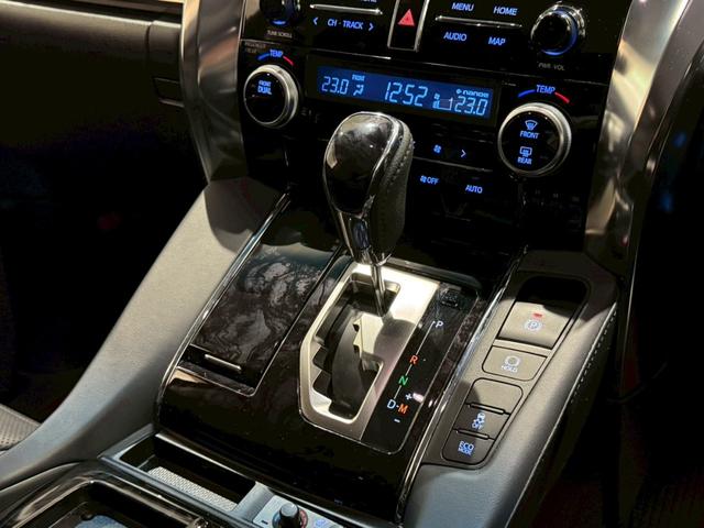 アルファード 2.5S Cパッケージ モデリスタエアロ メーカーナビ JBLサウンド ツインムーンルーフ デジタルインナーミラー 3眼LEDヘッド 後席モニター ガナドールマフラー 全方位カメラ DVDデッキ ブラインドスポットモニター(70枚目)