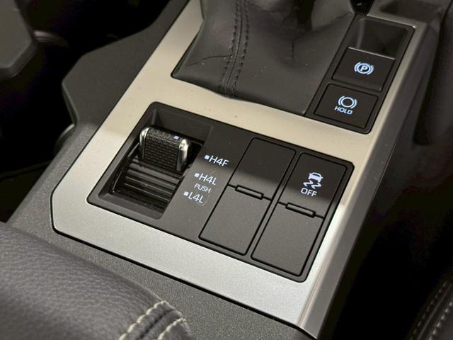 ランドクルーザー250 VX 丸目LEDヘッド トヨタチームメイト 寒冷地仕様 デジタルミラー ムーンルーフ ルーフレール パノラミックビュー ブラインドスポット 純正12.3型DA ナビ フルセグTV HDMI端子 ETC2.0(71枚目)