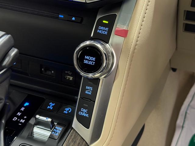 ランドクルーザー ZX モデリスタエアロ リアエンターテインメント クールBOX 寒冷地 デクロック ワンオーナー ルーフレール タイヤ空気圧センサー JBLスピーカー ETC2.0 トノカバー ブラインドスポットモニター(58枚目)