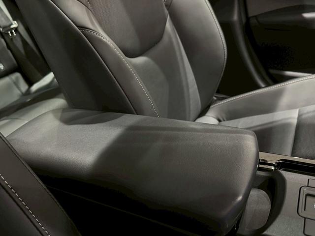 プリウス Z パノラマルーフ デジタルインナーミラー ドライブレコーダー前後 ワイヤレス充電 パノラミックビューモニター ブラインドスポットモニター アドバンストパーク ナビ フルTV ETC2.0 純正19AW(58枚目)