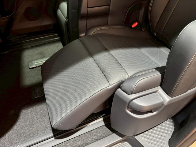 アルファードハイブリッド Z ユニバーサルステップ 13.2インチ有機EL後席モニター トヨタチームメイト アドバンスドパーク 左右独立サンルーフ パノラミックビューモニター カラーヘッドアップディスプレイ ビルトインETC(47枚目)