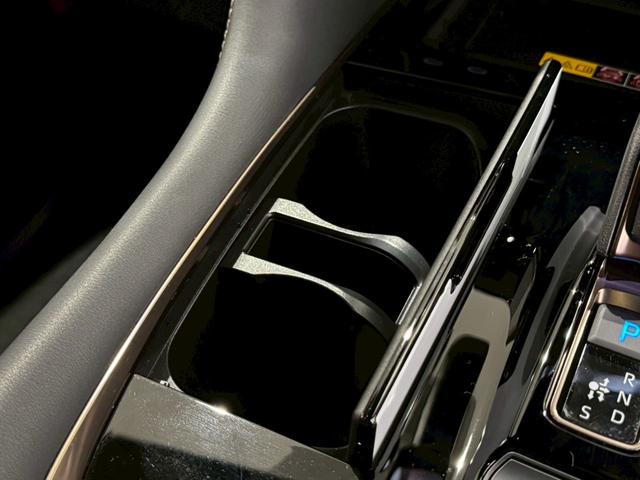 アルファードハイブリッド Z ユニバーサルステップ 13.2インチ有機EL後席モニター トヨタチームメイト アドバンスドパーク 左右独立サンルーフ パノラミックビューモニター カラーヘッドアップディスプレイ ビルトインETC(57枚目)