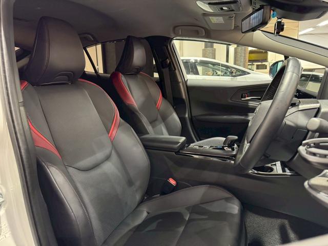 プリウス Z GRエアロ デジタルインナーミラー ドライブレコーダー前後 レーダー探知機 パノラミックビューモニター ブラインドスポットモニタ ワイヤレス充電 アドバンストパーク AC100V端子 ナビフルセグTV(45枚目)