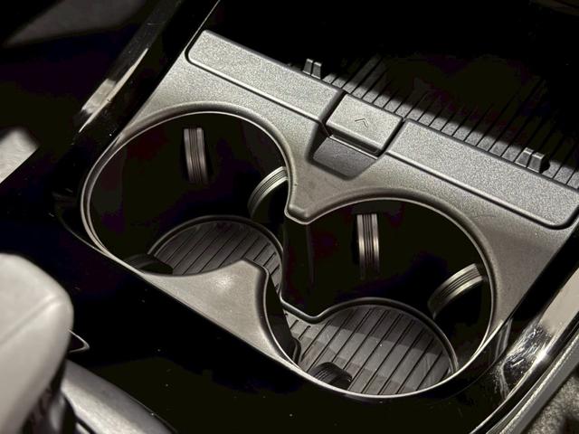 プリウス Z GRエアロ デジタルインナーミラー ドライブレコーダー前後 レーダー探知機 パノラミックビューモニター ブラインドスポットモニタ ワイヤレス充電 アドバンストパーク AC100V端子 ナビフルセグTV(68枚目)