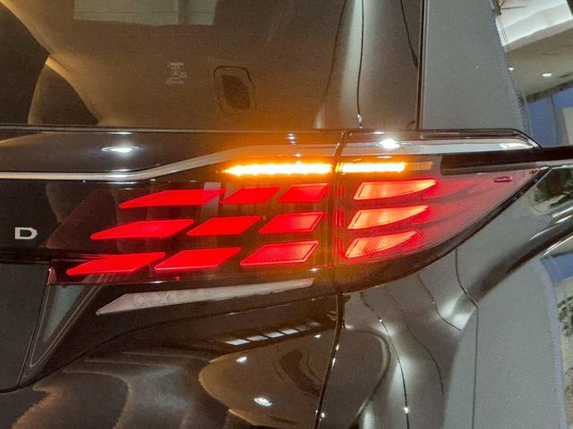 アルファードハイブリッド Z モデリスタエアロ モデリスタホイール モデリスタグリルカバー ユニバーサルステップ デジタルインナーミラー 左右独立サンルーフ サンルーフ ビルトインETC トヨタチームメイト パワーバックドア(26枚目)